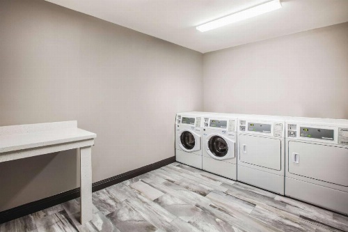 La Quinta Inn & Suites by Wyndham Baton Rouge - Port Allen image 18