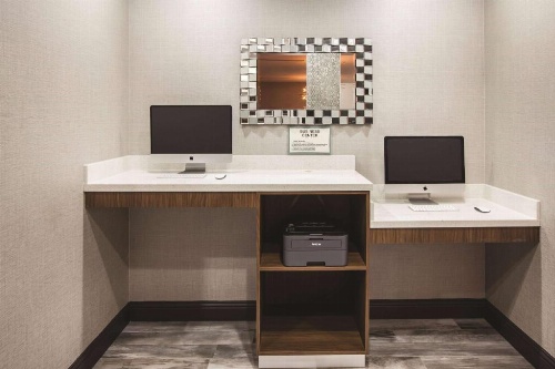 La Quinta Inn & Suites by Wyndham Baton Rouge - Port Allen image 20