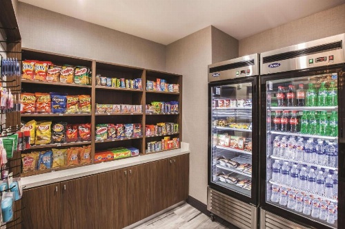 La Quinta Inn & Suites by Wyndham Baton Rouge - Port Allen image 21